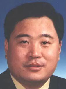 【盤(pán)點(diǎn)】“紅色通緝令”嫌犯在國(guó)外如何揮霍？