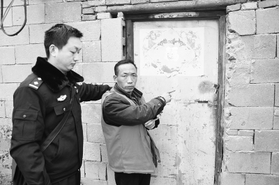 　嫌犯指認(rèn)藏匿兒童的地點(diǎn)。