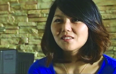 靳冰發(fā)現(xiàn)自己和杜家女兒長得很像。