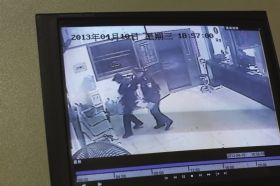 長沙市救助站提供的監(jiān)控視頻。組圖/記者華劍