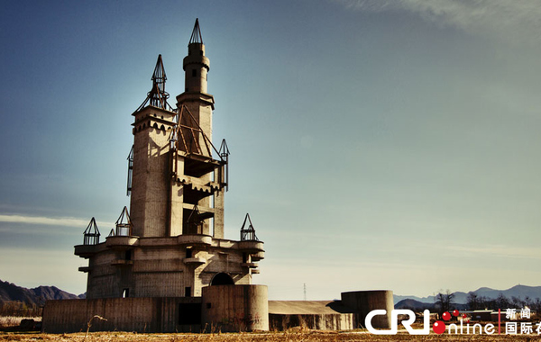 有著“鬼城”、“現(xiàn)實(shí)版的寂靜嶺”、“城堡廢墟”等稱號(hào)的城堡。沈湜 攝…