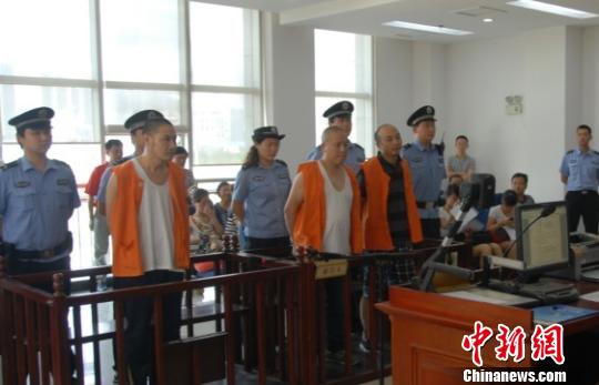 圖為庭審現(xiàn)場(chǎng) 段賢堯 攝 圖為庭審現(xiàn)場(chǎng) 段賢堯 攝