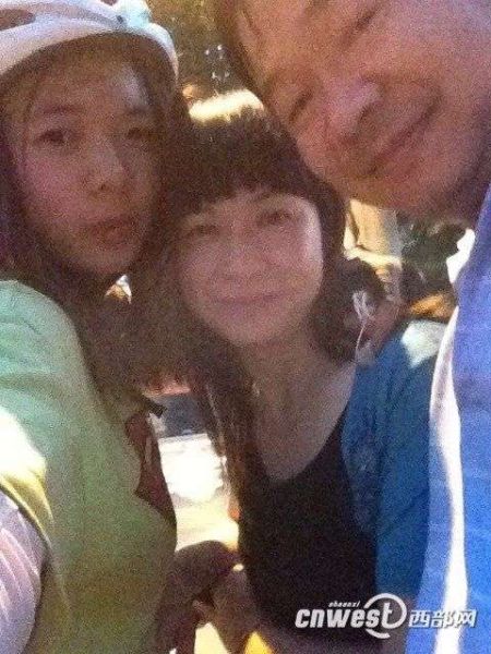 7月13日，廖靖文終于回到宜春家中，與父母團(tuán)聚。（圖片來(lái)源：西部網(wǎng)）