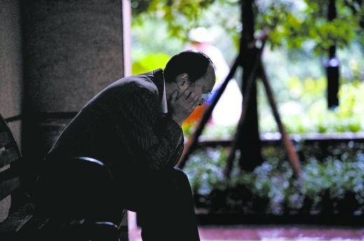 丹丹不能和爸爸進行很好的溝通，爸爸傷透了腦筋。