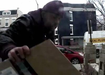 女子門(mén)口包裹屢被偷無(wú)奈自制“糞便包裹”報(bào)復(fù)