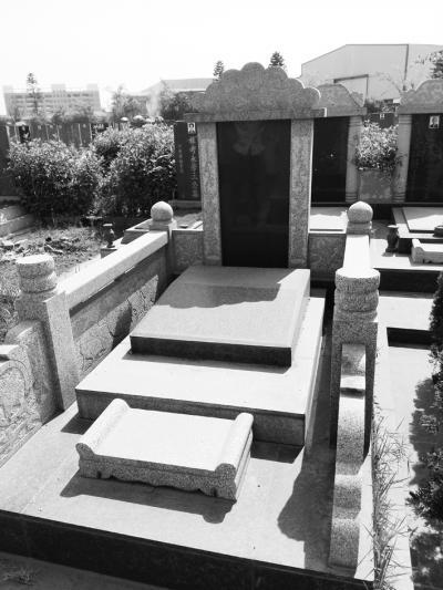 ?？诓糠帜箞@賣活人墓 價格數(shù)千至十幾萬元不等