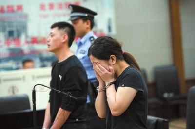 母親因嫌吵殺幼子受審?fù)纯?丈夫諒解妻子求輕判 母親因嫌吵殺幼子受審?fù)纯?丈夫諒解妻子求輕判