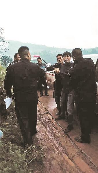 索瑪基金會(huì)理事長黃紅斌被當(dāng)?shù)厣止矌ё? alt=