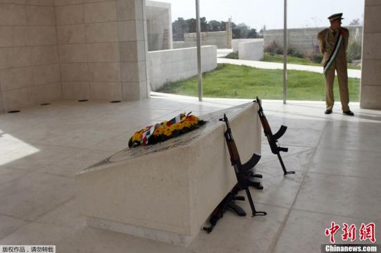 當?shù)貢r間11月11日，約旦河西岸城市拉姆安拉，巴勒斯坦舉行儀式紀念阿拉法特逝世8周年。