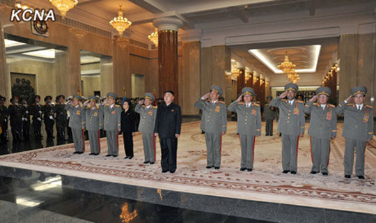 金正恩來(lái)到錦繡山太陽(yáng)宮。圖片來(lái)源：朝中社