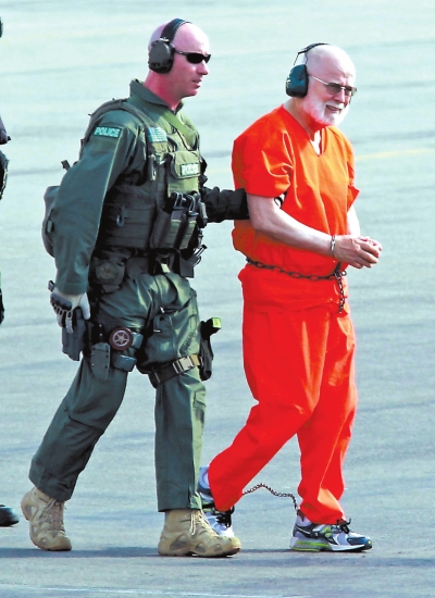 詹姆斯·巴爾杰（右）2011年資料圖片。圖/CFP