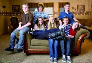 長大后的七胞胎。