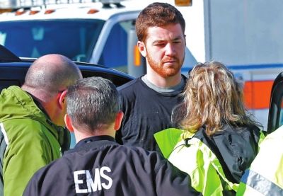 嫌犯接受詢問。新華社/美聯(lián)