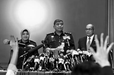 馬來西亞總警察長答記者問。記者陶冉 攝