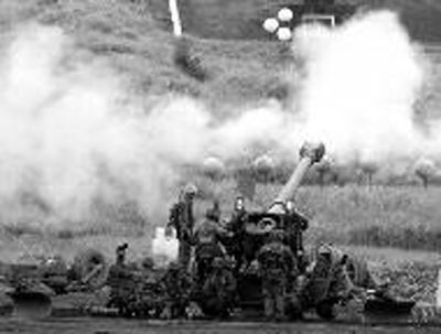 24日，日本陸上自衛(wèi)隊在進行演練