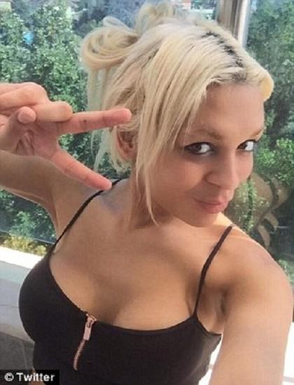 塔拉·赫德森自拍照。