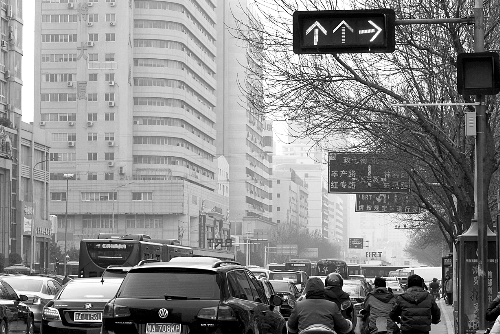 新交規(guī)“黃恐”引發(fā)擁堵？ 這個(gè)真的有！