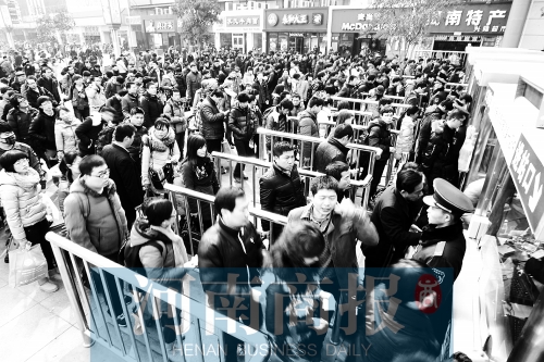 節(jié)后,鄭州火車站迎來旅客返程高峰 節(jié)后,鄭州火車站迎來旅客返程高峰