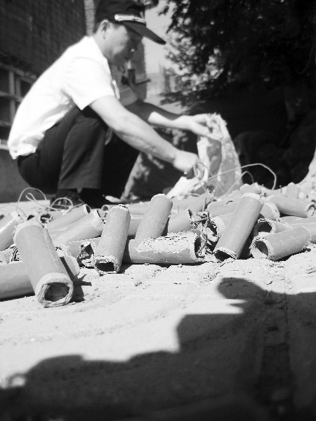 這半袋子墜子炮，多虧被及時發(fā)現(xiàn)