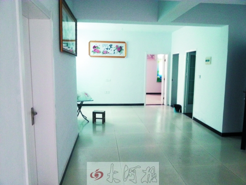 入住的居民說,這套廉租房面積超過100平方米。