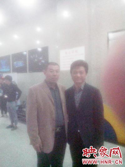 10月30日，著名節(jié)目支持人崔永元聽說了楊冠軍資助學(xué)生的事情后，通過河南衛(wèi)視，邀請其到北京見面，接受