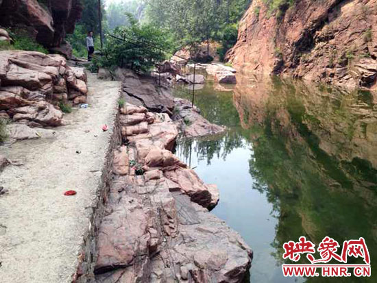 游客落水處。