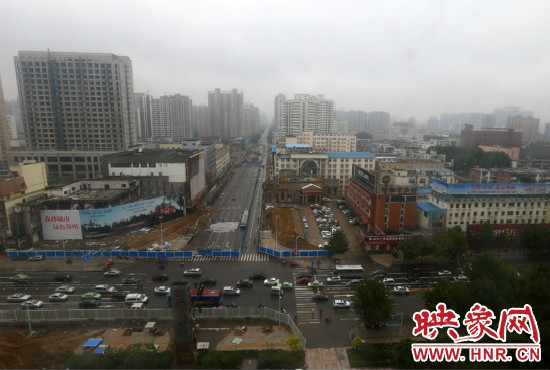 經(jīng)三路下穿金水路隧道工程已經(jīng)開始封閉施工。