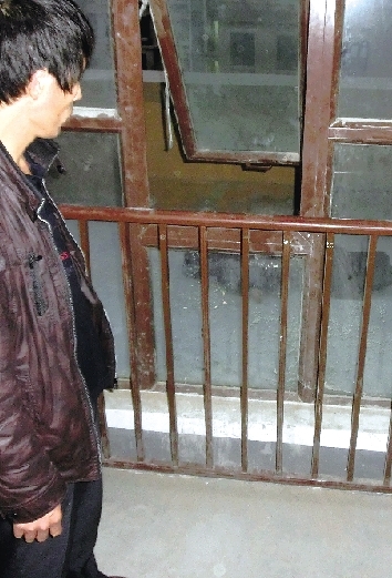 鄭州小區(qū)再發(fā)墜樓事件 一個多月2名兒童墜亡