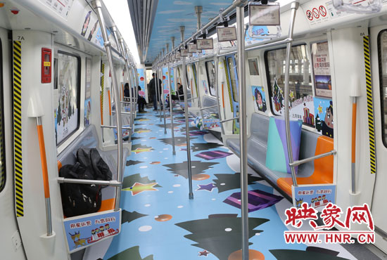 在活動進行過程中，乘客還可發(fā)揮創(chuàng)意，編寫與車廂主題小動物相關的小故事。