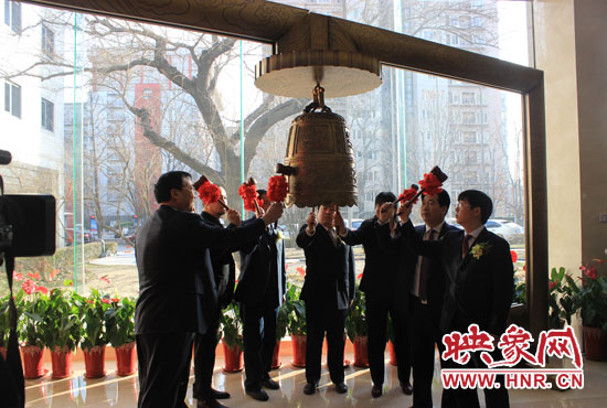 1月7日，在全國股份轉讓系統（即新三板），伴隨著開市寶鐘的敲響，山水園林股份有限公司正式登陸新三板。