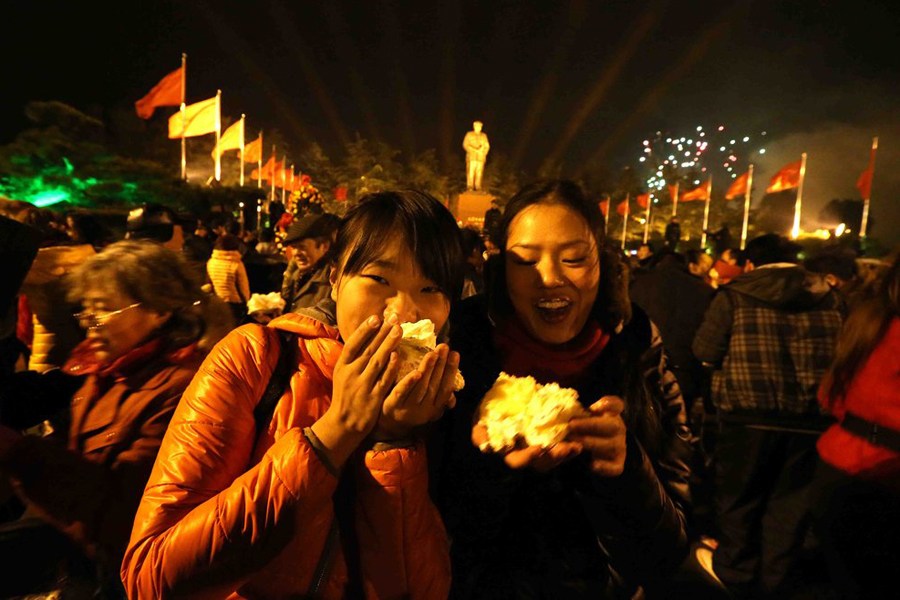 各地舉行毛澤東誕辰119周年紀(jì)念活動(dòng)