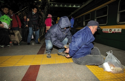 “鐵鷹”反扒隊(duì)反扒行動(dòng) “鐵鷹”反扒隊(duì)反扒行動(dòng)