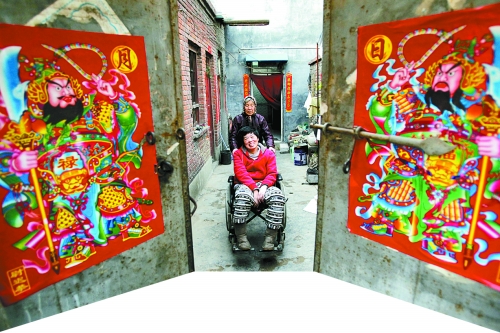 78歲婆婆照顧重病兒媳 稱其就是自己的親閨女 78歲婆婆照顧重病兒媳 稱其就是自己的親閨女