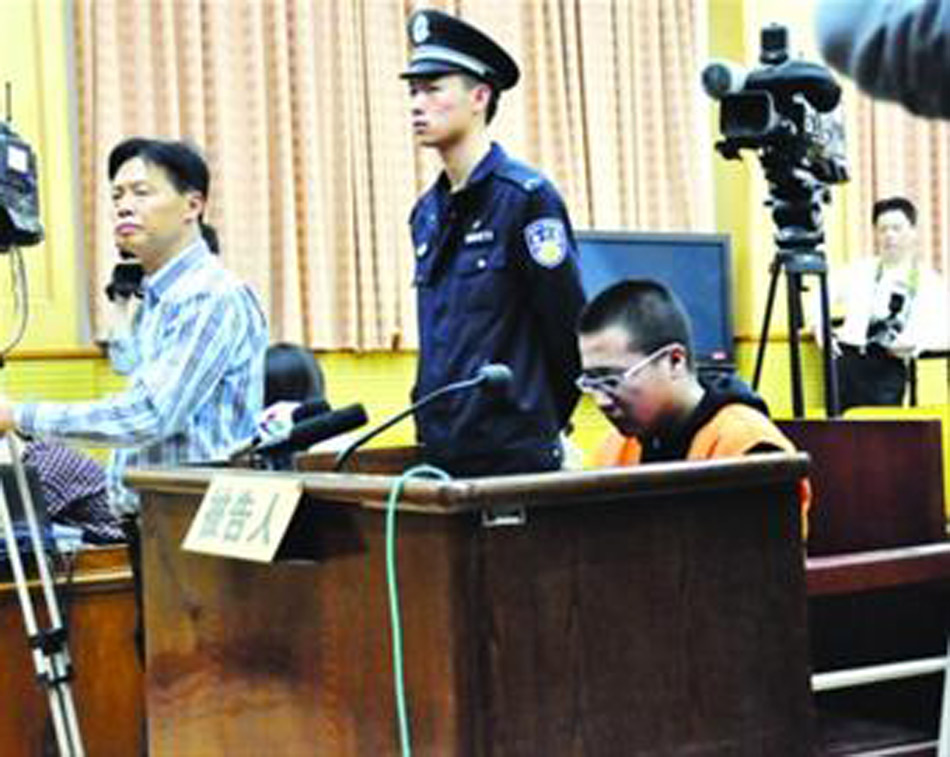 大學(xué)生撞死5名養(yǎng)護(hù)工案開庭 大學(xué)生撞死5名養(yǎng)護(hù)工案開庭