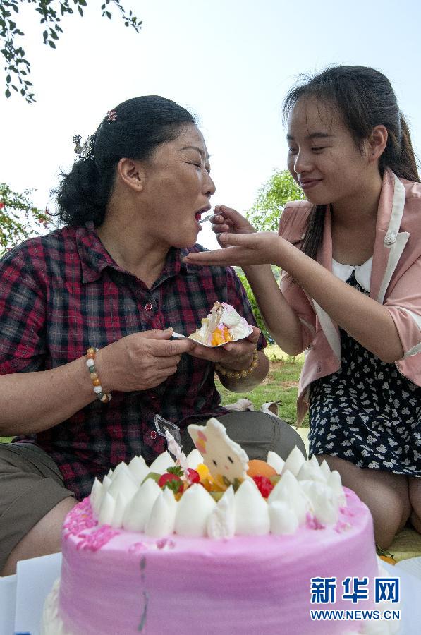 那些年，感動(dòng)過我們的母親