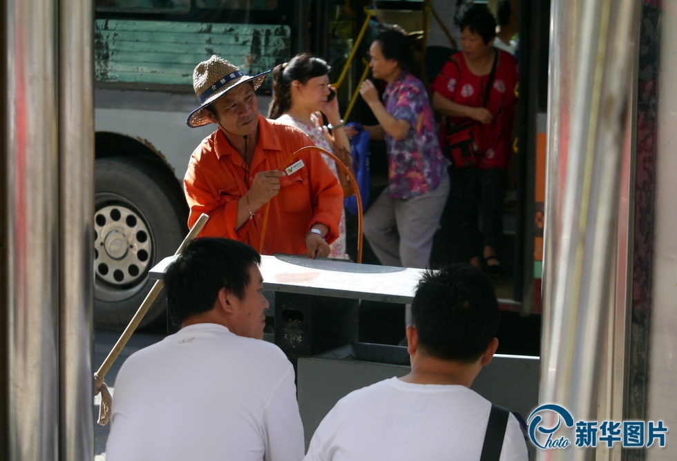 環(huán)衛(wèi)老工人的"北京愛情"