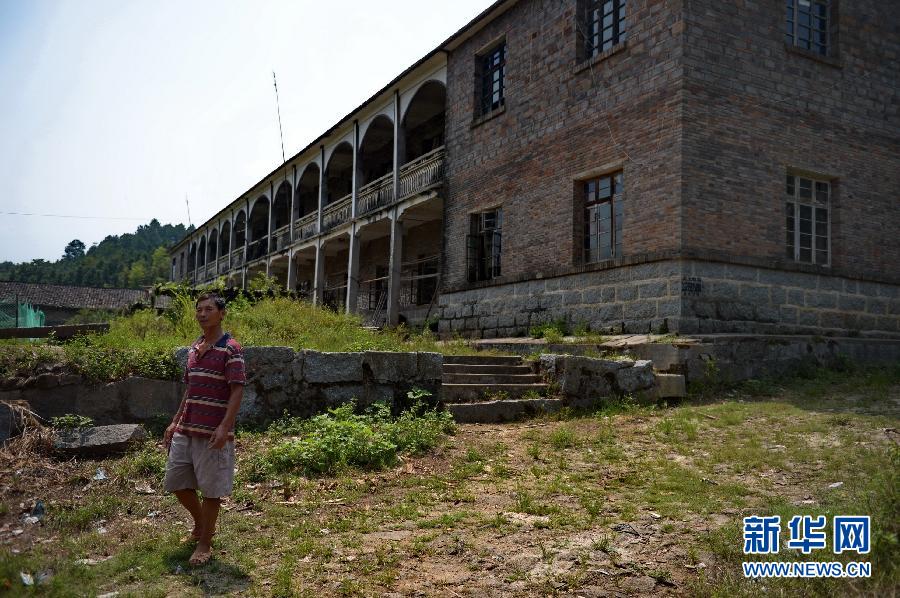 農(nóng)場棚戶區(qū)的最后留守家庭：留下的是回憶，迎來的是幸福