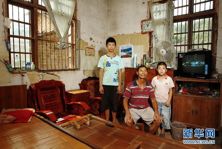 農(nóng)場棚戶區(qū)的最后留守家庭：留下的是回憶，迎來的是幸福