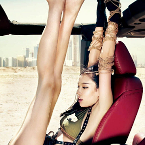 張藍心性感劈腿自摸