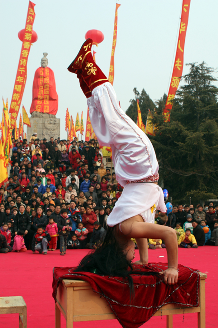 　　超強(qiáng)的演出陣容,超強(qiáng)的娛樂(lè)產(chǎn)品組合。