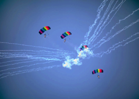 安陽:嘗道口燒雞 訪殷墟甲骨 看航空文化節(jié) 安陽:嘗道口燒雞 訪殷墟甲骨 看航空文化節(jié)