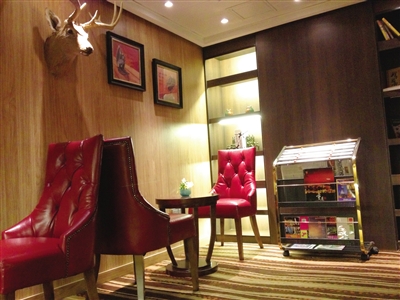 　　28平方米的豪華標(biāo)準(zhǔn)間設(shè)施齊全。