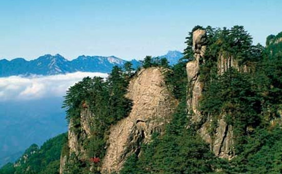 2013“白云山杯”第九屆伏牛山登山節(jié)即將開(kāi)幕! 2013“白云山杯”第九屆伏牛山登山節(jié)即將開(kāi)幕!