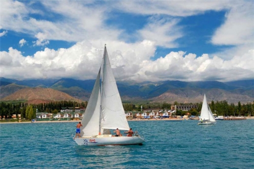 親近寧靜大自然 盤點全球12大適宜度假的湖泊