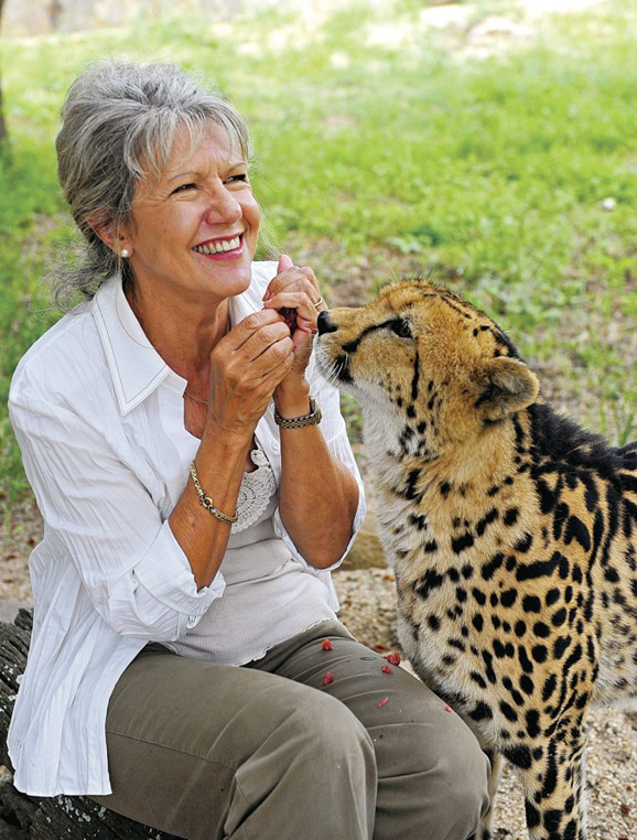 　　自然保護區(qū)、瀕危動物 中心、奢華營地酒店,無一不是Lente女士熱愛動物和大自然的杰作