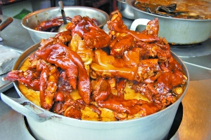 青巖古鎮(zhèn)的豬腳。