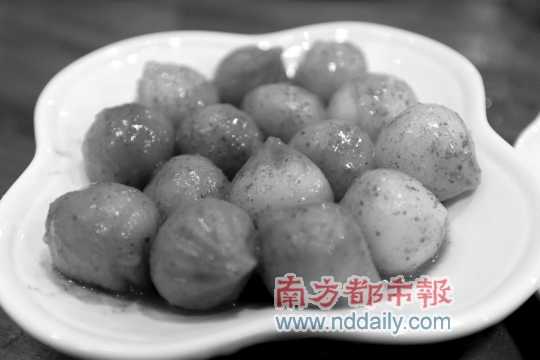 碧紗籠的水晶包,帶著咖啡味。