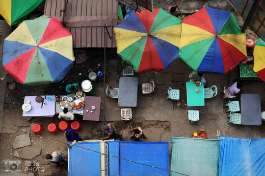 緬甸，繽紛的街邊平民小吃