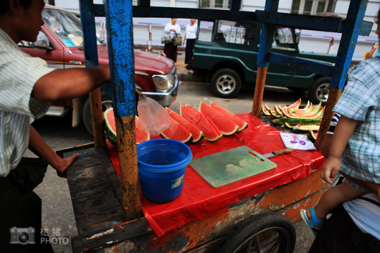 緬甸，繽紛的街邊平民小吃