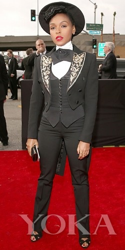  Janelle Monae這身跟去年的打扮差不多，爵士名伶的標配嗎
